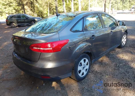 2017 Ford Focus S из США, поврежденный, VIN 1FADP3E23HL256853